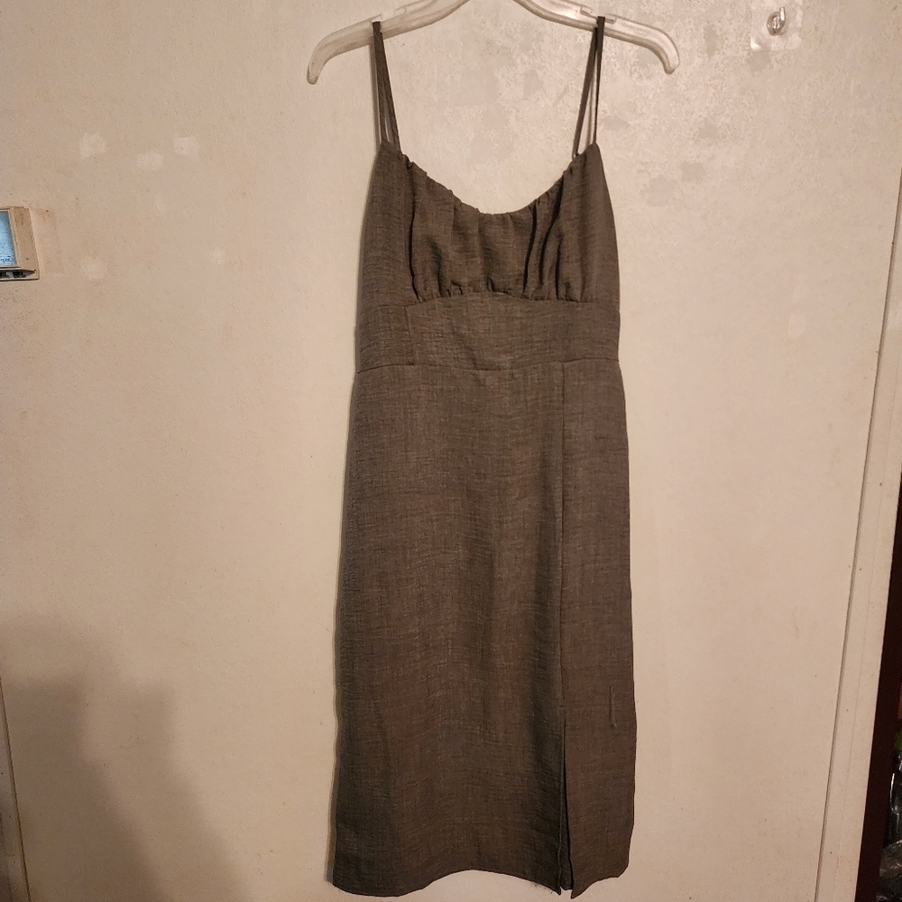 Evolutionary Sleeveless Dress Size L NWOT (loose thread) Gray Green Color